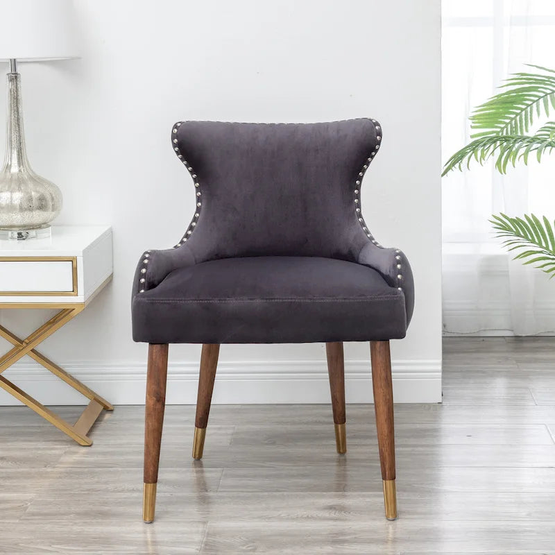 Poltrona d'accento rivestita in poliestere grigio con gambe in legno di gomma